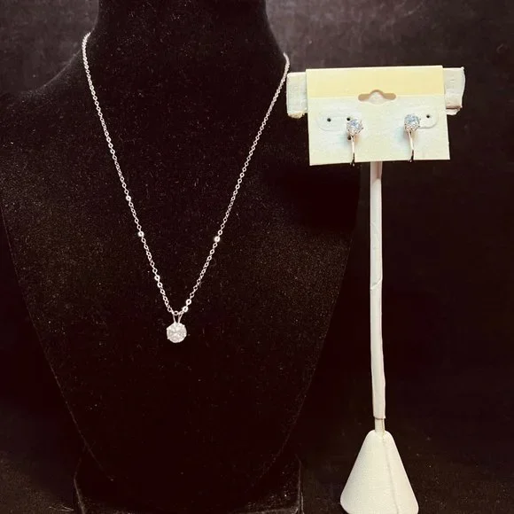 Silver Tone Cable Chain Necklace With Clear Glass Pendant & Earrings Set (3857) - Picture 1 of 10